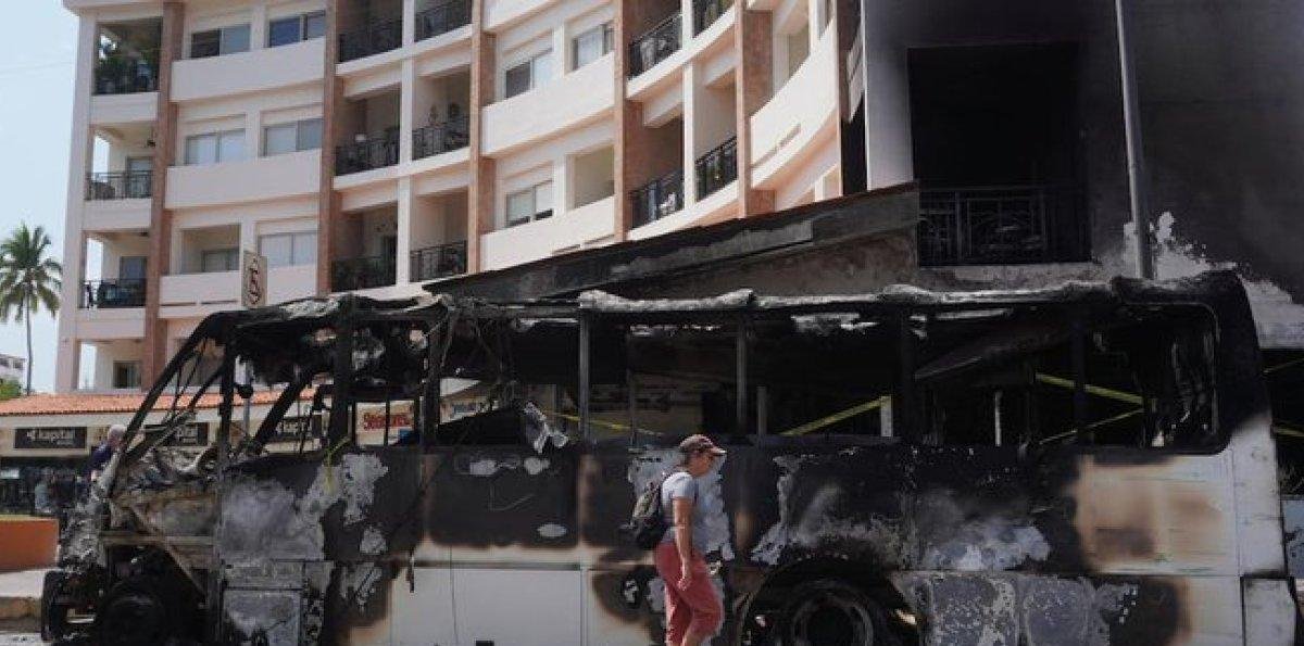 “Una hora de disparos”: turistas relatan el terror vivido durante ataque contra El Mencho