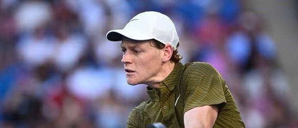 Sinner se mantiene en liza por una tercera corona en Melbourne, Keys pierde el trono