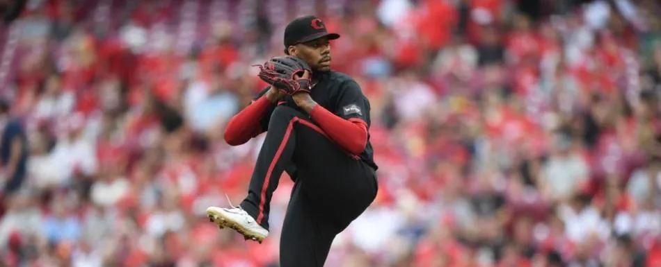 Hunter Greene se somete a la cirugía Tommy John