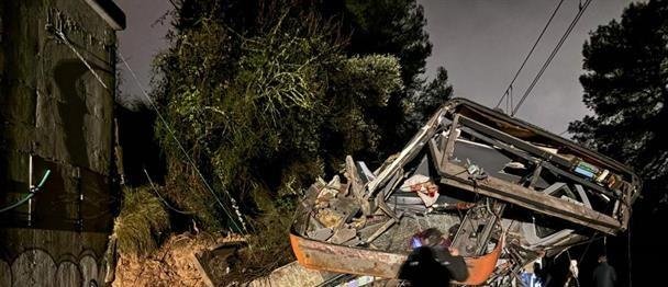 Muere el maquinista del tren accidentado esta noche en Barcelona