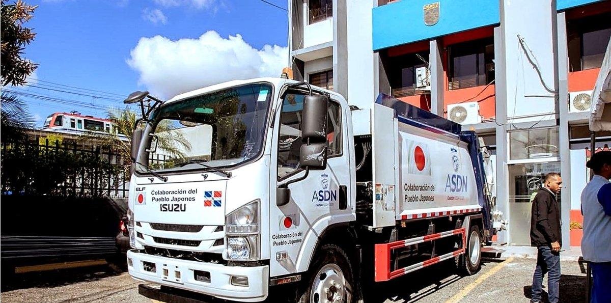 Japón fortalece la recolección de residuos en Santo Domingo Norte con nueva flota de camiones