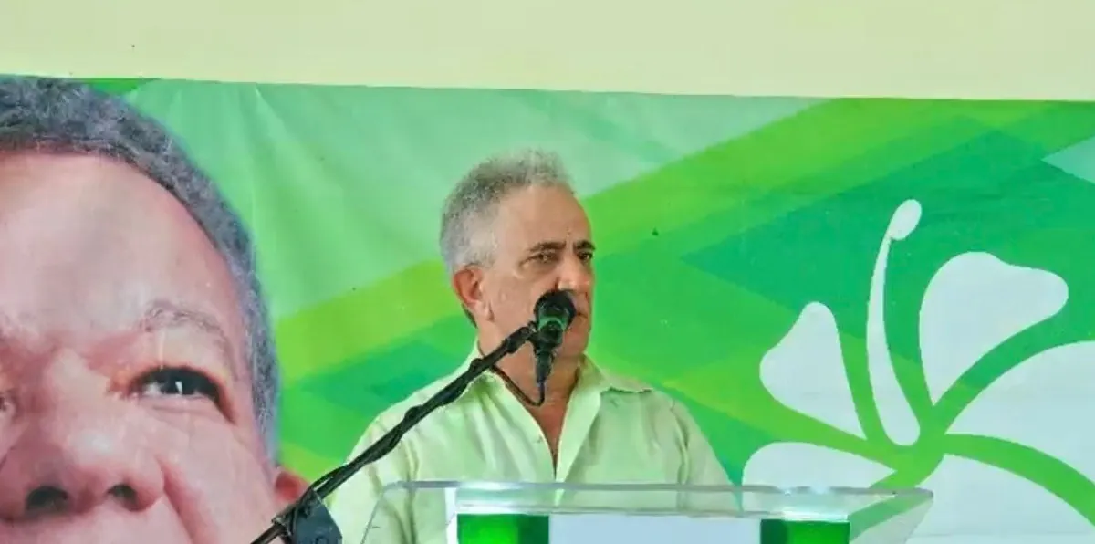 “Perdón por apoyar al PRM”, exclama dirigente oficialista al pasar a la FP en multitudinario acto en San Juan