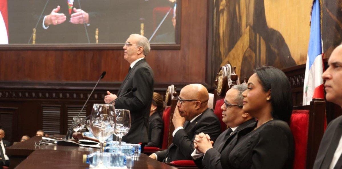 Luis Abinader anuncia reforma educativa integral para impulsar el desarrollo del país