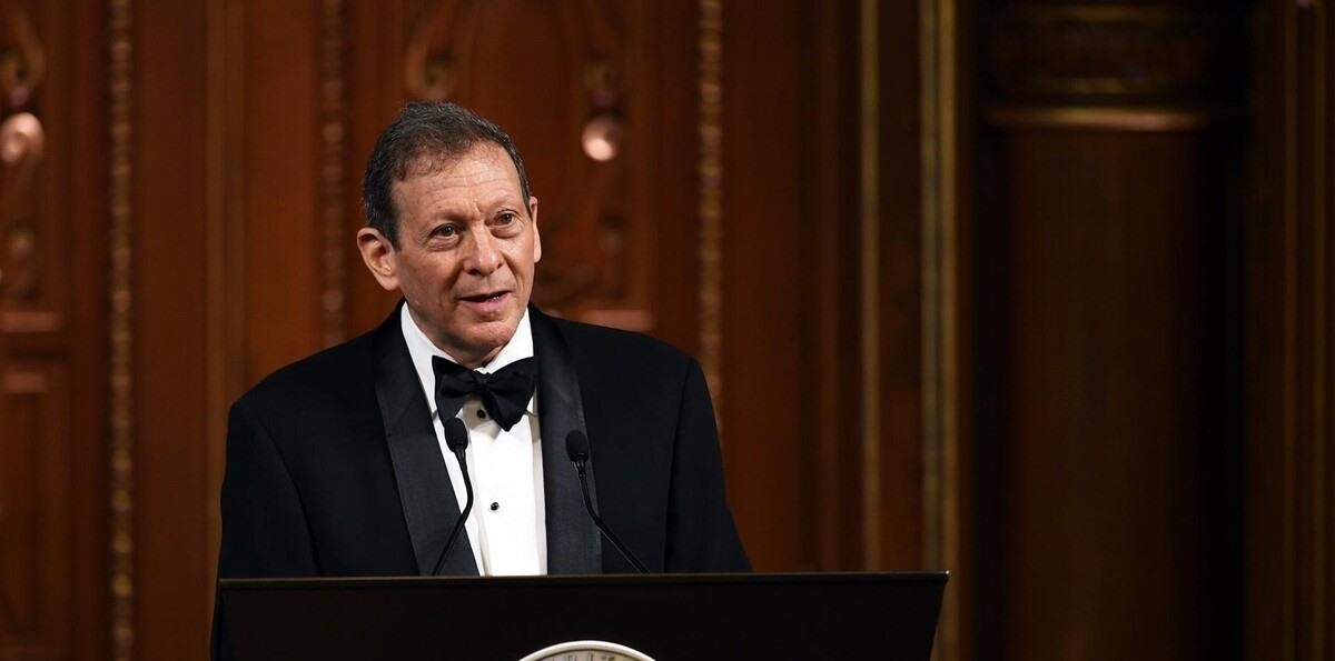 El magnate Pritzker se retira como presidente de hoteles Hyatt por vínculos con Epstein