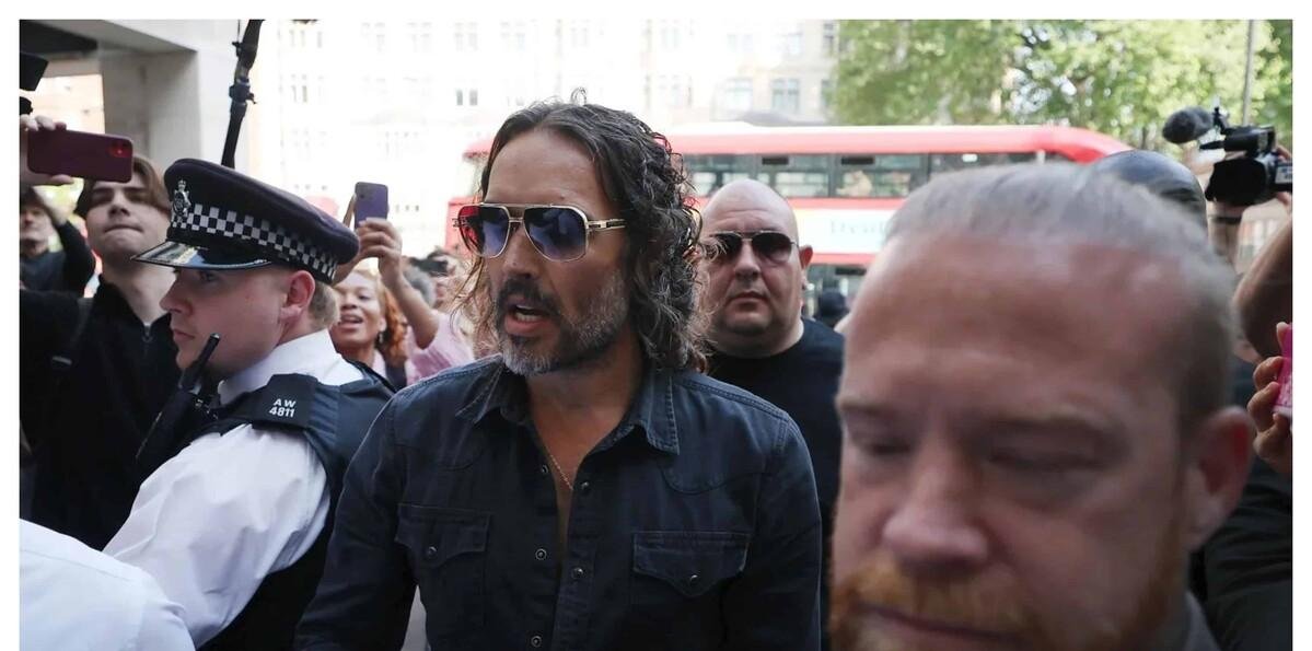El actor Russell Brand se declara no culpable de dos nuevos delitos de carácter sexual