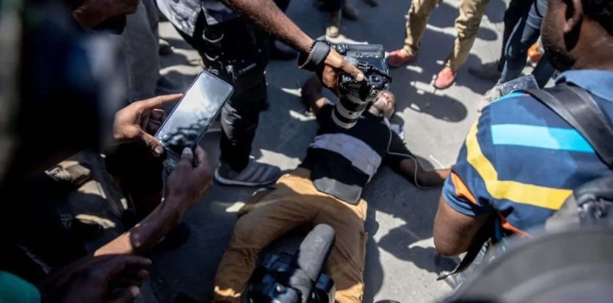 Denuncian agresiones contra fotoperiodistas en funerales de Haití