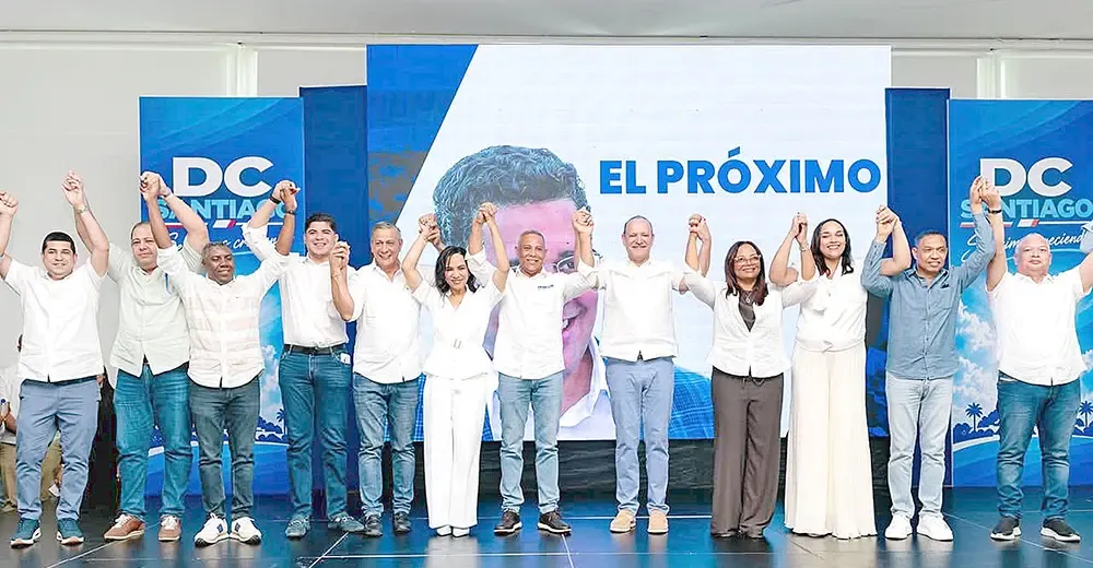Carolina arrecia campaña y David mueve equipos