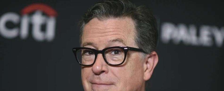 Stephen Colbert denuncia que la CBS censuró una entrevista política por temor a represalias de la FCC