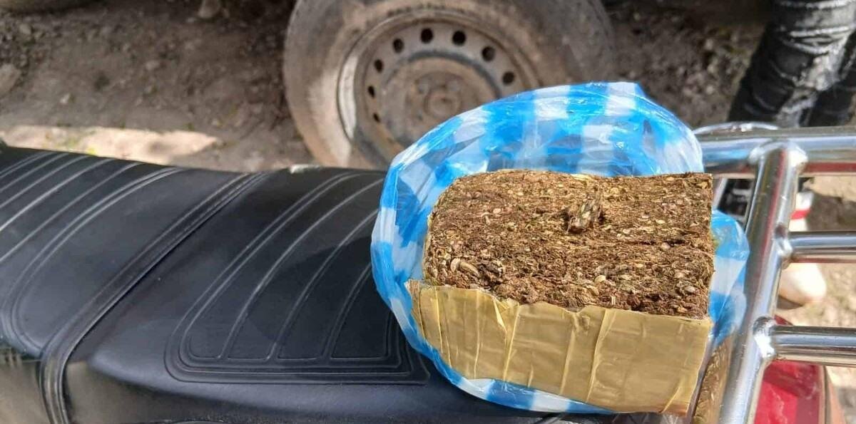 Detienen a dos hombres con presunta marihuana en Pedernales