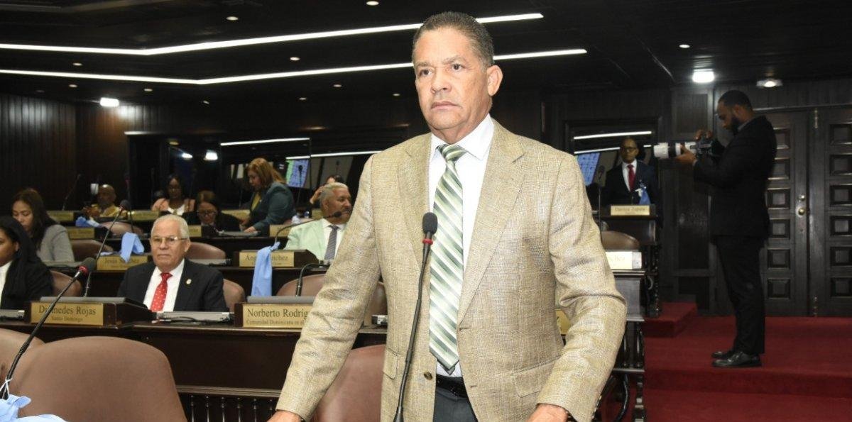 Cedeño apodera CD proyecto prohíbe vender exoneraciones