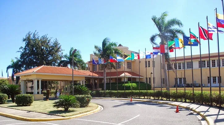 Gobierno contrata asesoría legal en Rusia para dominicanos allí