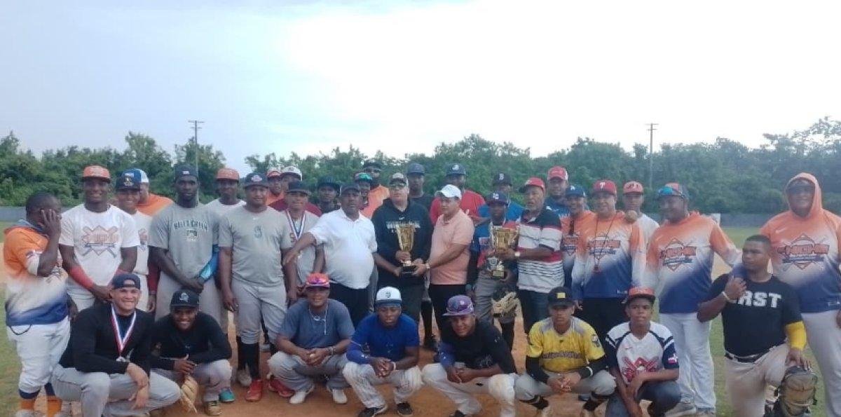 Niche se corona torneo navideño LM