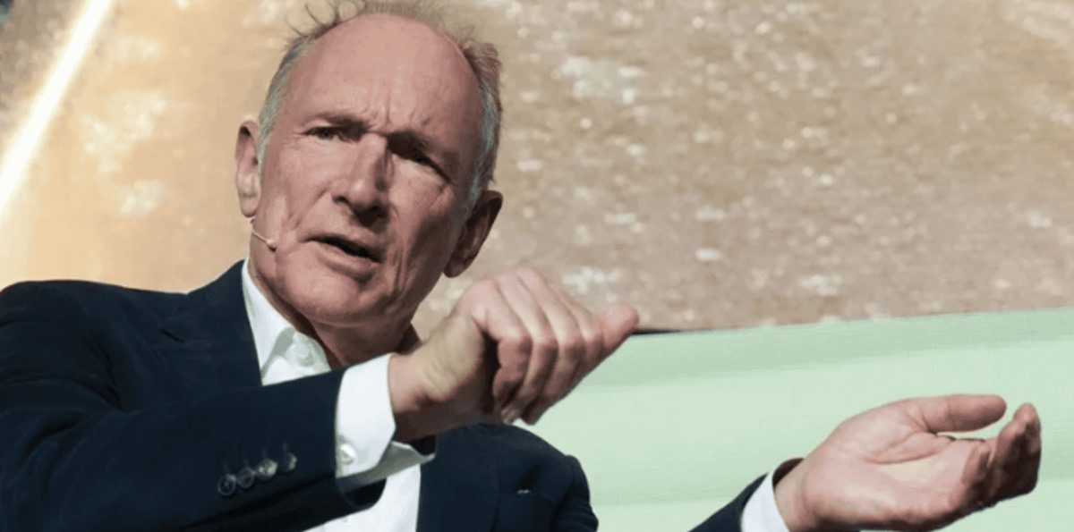 El creador de la WWW defiende prohibir las redes sociales a los menores de 16 años