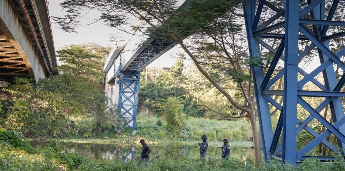 Suspenden búsqueda de motorista que cayó al río Isabela por condición del afluente
