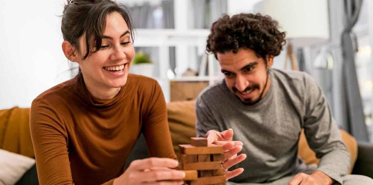Cómo recuperar la chispa en pareja más allá de los juegos virales