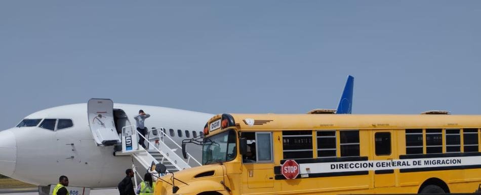 ICE repatría 41 dominicanos tras cumplir condenas en cárceles de Estados Unidos