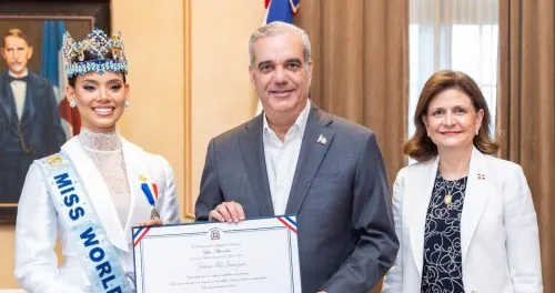 El Presidente recibe a Joheirry Mola Miss Mundo 2026