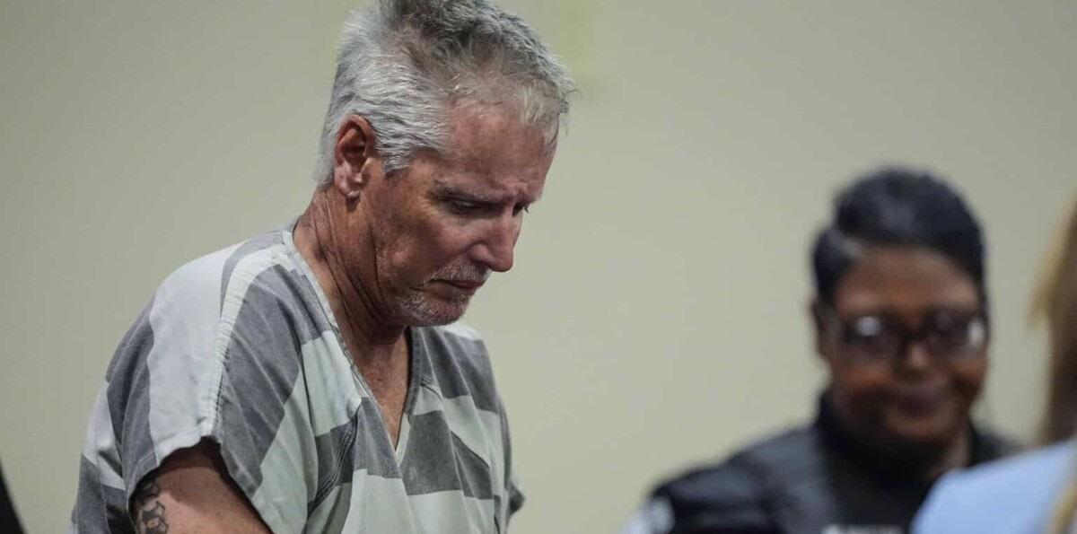 Hallan culpable de homicidio en segundo grado al padre de autor de tiroteo escolar en Georgia