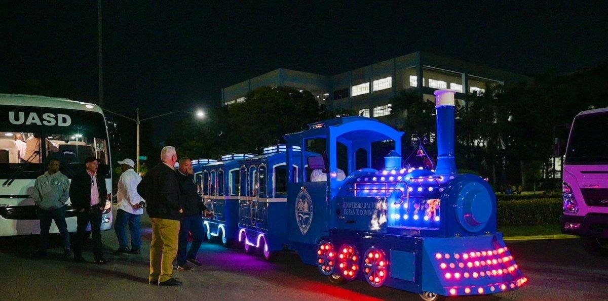 UASD refuerza su plan de seguridad con tren eléctrico y flota de transporte