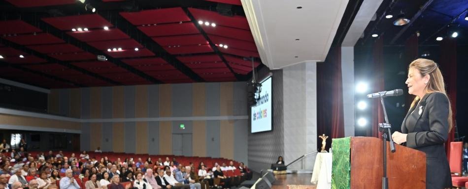Carolina Mejía destaca “el compromiso cristiano en la vida pública” en evento religioso