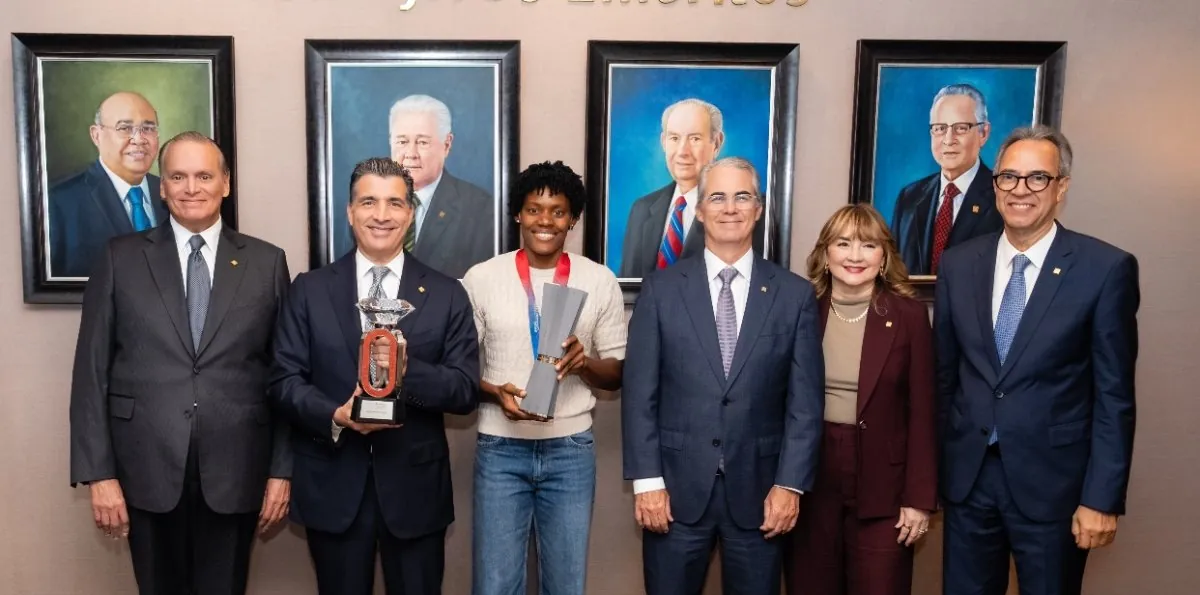Banco Popular reconoce a Marileidy por sus hazañas