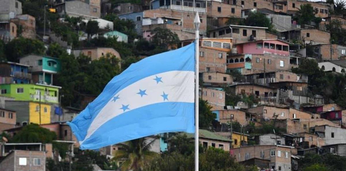 Honduras mantendrá exoneración de multa a migrantes indocumentados