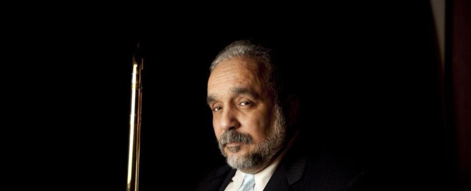 Clase artística pide oraciones por la salud de Willie Colón