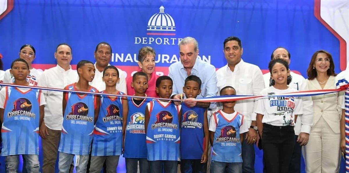 Presidente Abinader entrega dos polideportivos a Puerto Plata por valor de 76 millones de pesos