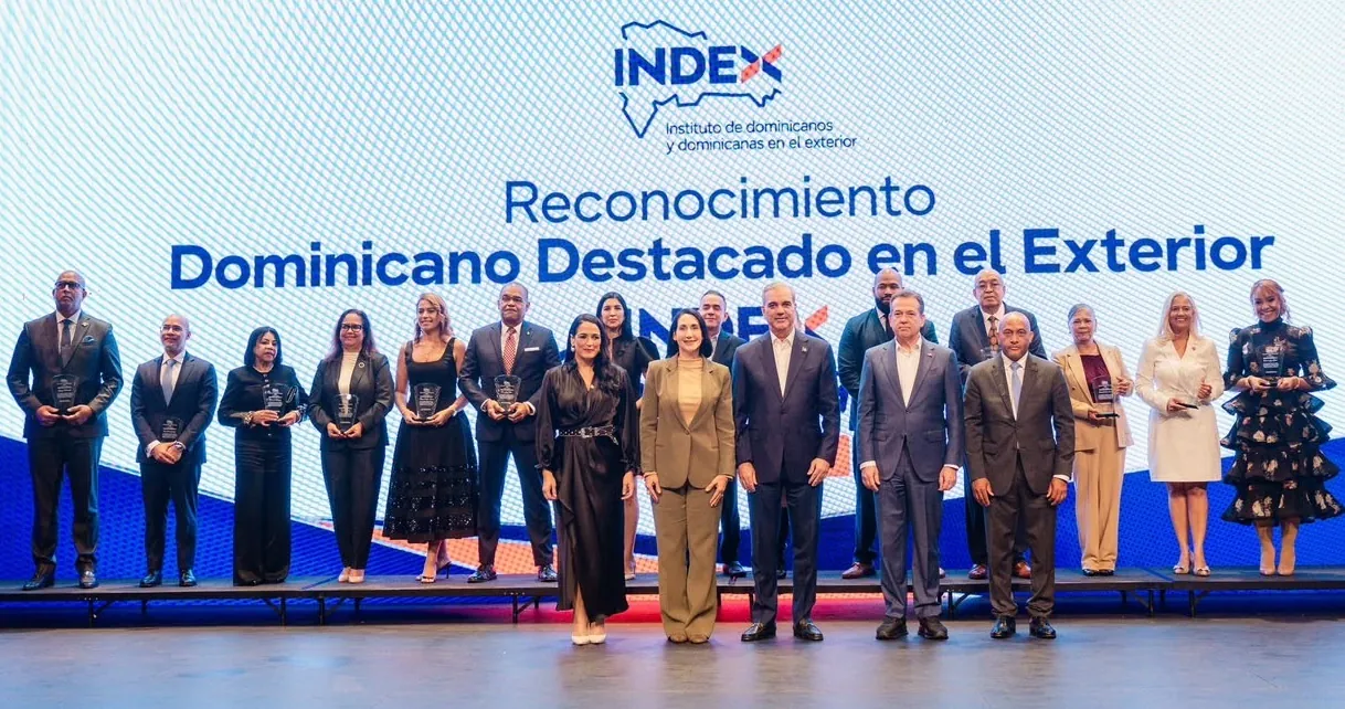 Presidente RD reconoce a 14 dominicanos destacados en EU