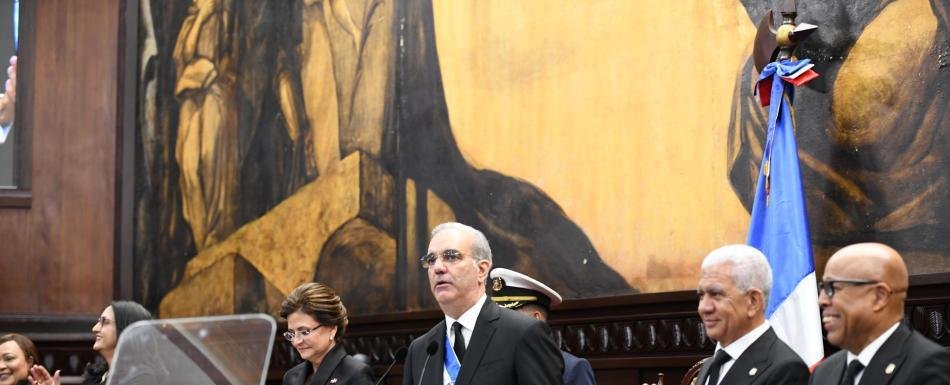 Abinader anuncia 31 techados multiusos en Santo Domingo con inversión mayor de RD$800 millones