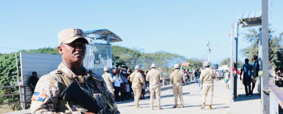 Haitianos se movilizan en Juana Méndez y alcalde alerta sobre chantajes de cerrar la frontera