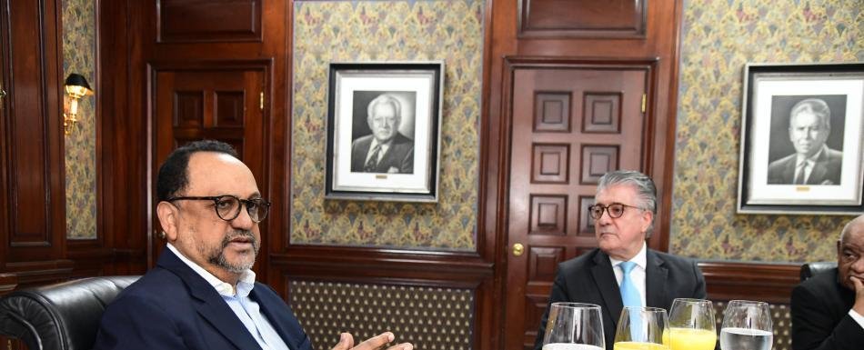 Roberto Santana revela detalles de la construcción de 26 centros penitenciarios