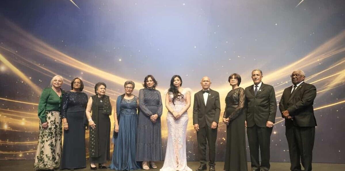 Yeni Berenice anuncia plan de retiro para fiscales durante entrega de Medalla al Mérito