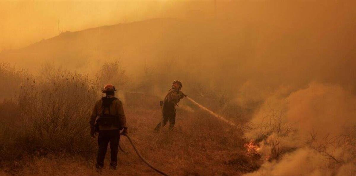 California investiga las alertas tardías en vecindarios negros durante incendios en Los Ángeles