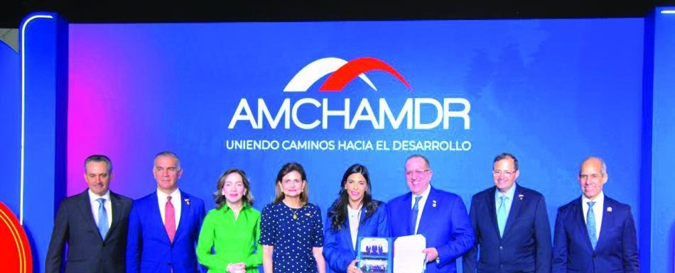 Magín Díaz dice someterán proyecto para eliminar impuestos anacrónicos