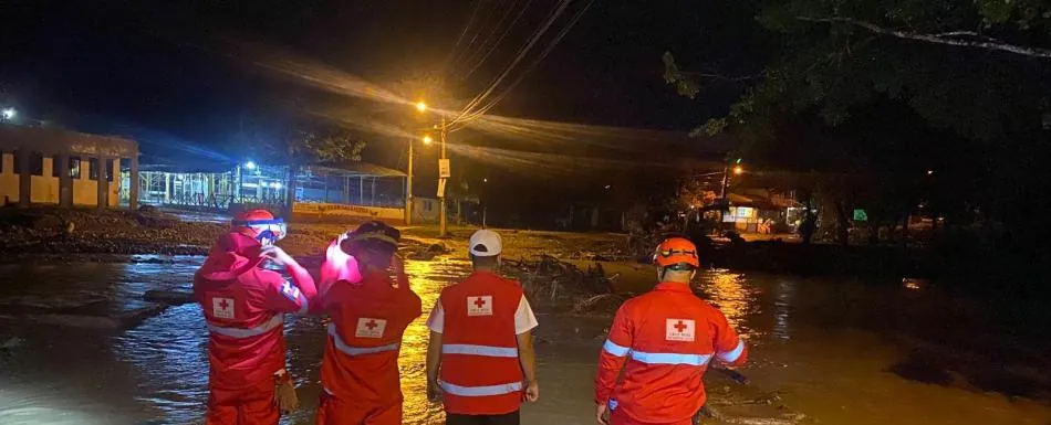 Cruz Roja continúa realizando operativos en provincias afectadas por inundaciones