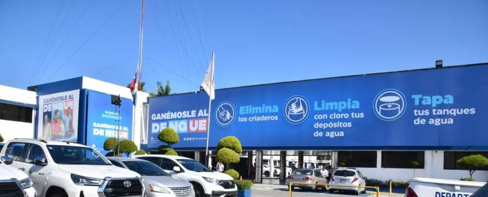 Ministerio dispone intervención simultánea en ocho hospitales para evaluar atención materno-infantil