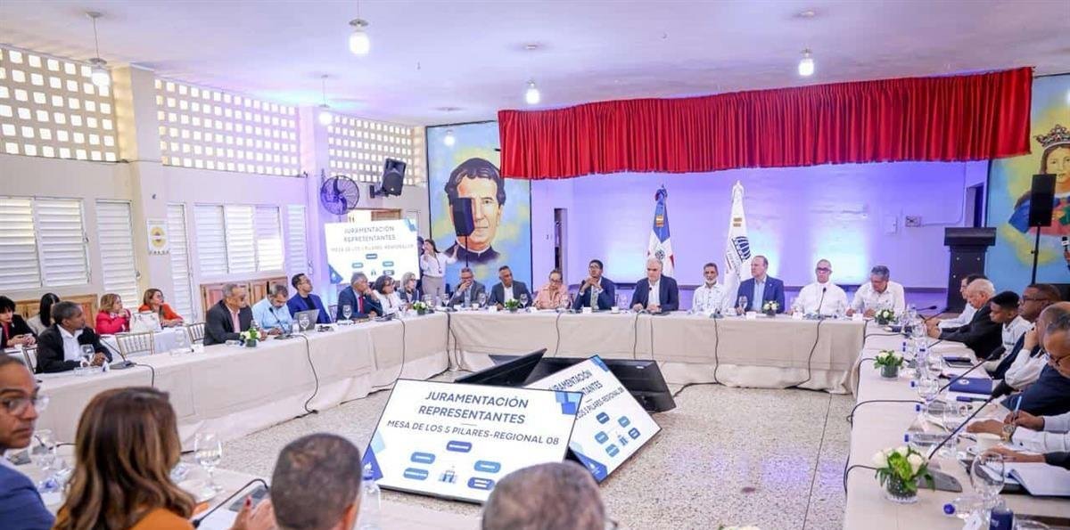 El Ministerio de Educación instala la Mesa de los Cinco Pilares en Santiago