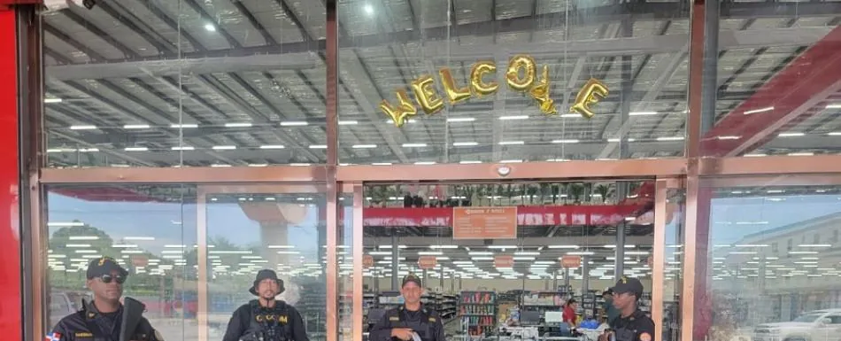 Autoridades continúan intervenciones en comercios chinos de Santiago