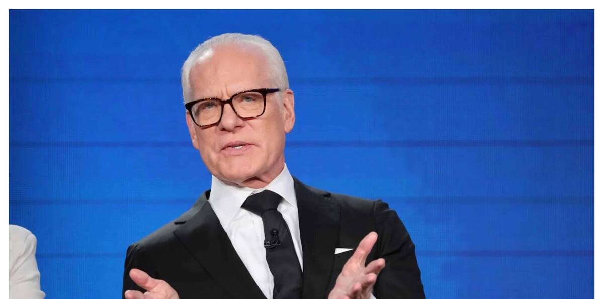 Tim Gunn revela que ha sido célibe durante 43 años tras la muerte de su pareja por sida