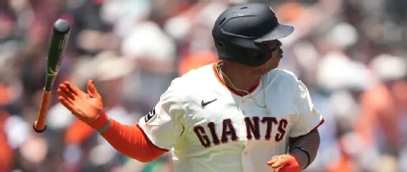 Dominicano Rafael Devers pega dos jonrones en triunfo de SF