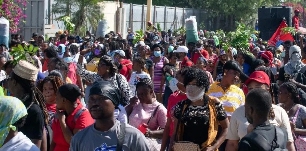 Muertos y desplazados por choques de bandas en Haití