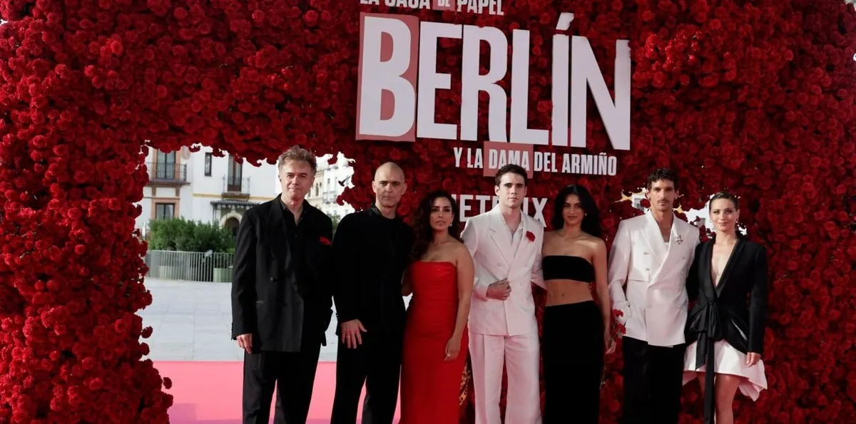 Rosalía pone música al "último atraco" de Berlín en Sevilla