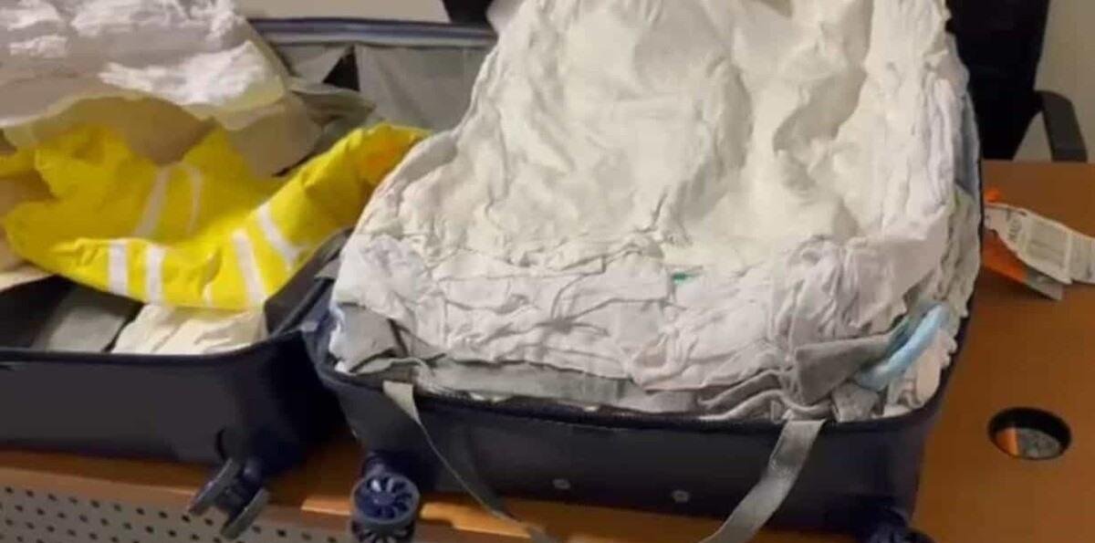 Atrapan a una mujer con 110 prendas de vestir impregnadas de presunta cocaína