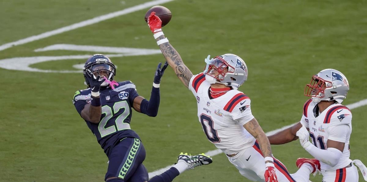 El colombiano Christian González brilló en la defensa de los Pats, a pesar de perder el Super Bowl