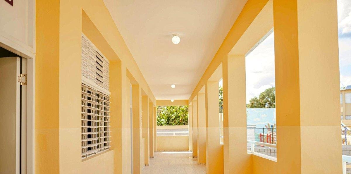 Comisionado Presidencial informa proceso verificación previo ejecución pagos mantenimiento escolar