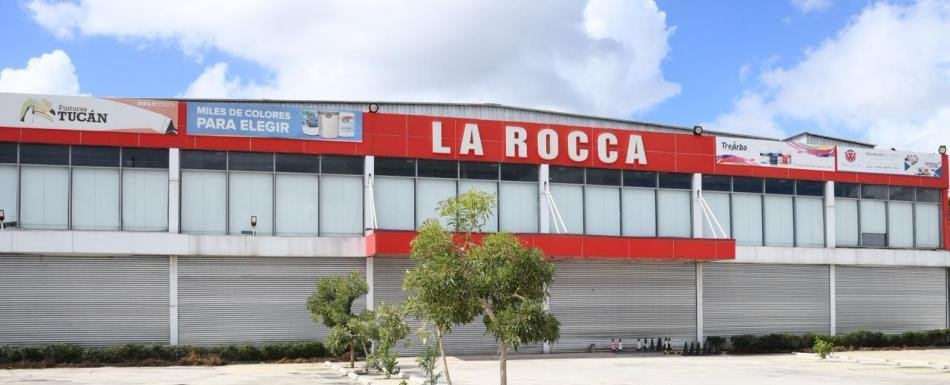 Al menos 13 tiendas chinas permanecen cerradas tras meses de intervención