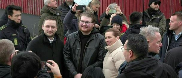 La primera ministra danesa visita Groenlandia tras el giro de Trump