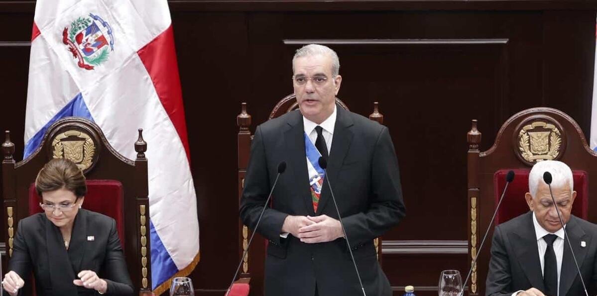 Abinader anuncia reforma educativa para duplicar la economía al 2036