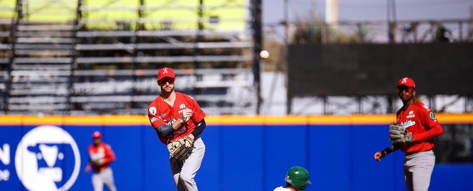 Tomateros, en duelo de lanzadores, vencen 2-1 a los Federales en Serie del Caribe